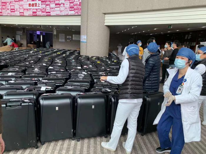 Roka Luggage donates 500pcs luggage to help doctors to control China New CoronaVirus.