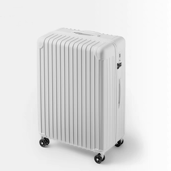 Ultra lightweight Polycarbonate Suitcase by Roka Luggage
